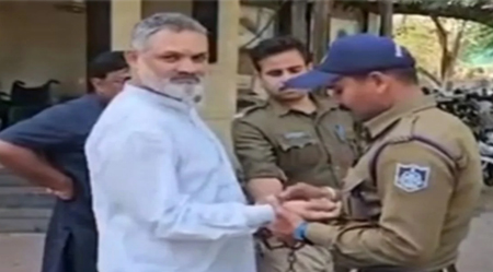 27 से ज्यादा गंभीर मामलों का आरोपी ‘डकैत’ चढ़ा पुलिस के हत्थे, जांच में खुलेंगे कश्मीर और अतीक कनेक्शन