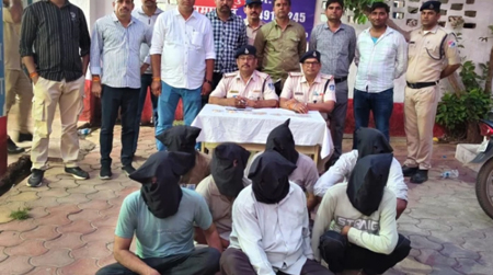 गुना ट्रेन में यूपी की गैंग ने उड़ाए थे 16 लाख रुपये के गहने, जीआरपी गुना ने किया राजफाश