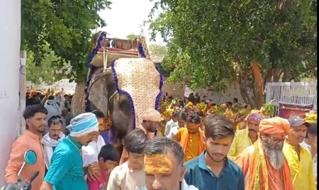 पढे गुना की 06 बडी खबरें: ग्राम चोरोल में श्रीराम महायज्ञ के लिए गजराज के साथ निकली 2 किलोमीटर लंबी भव्य 'कलश यात्रा'