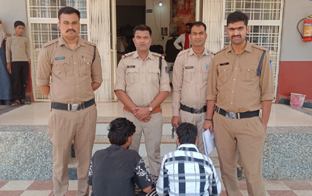 लूट के प्रकरण में फरार आरोपी गिरफ्तार, ...एक सर्वेयर की सेवा समाप्त, 02 खरीदी प्रभारियों को नोटिस जारी