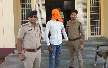 आदतन अपराधी जिलाबदर, ...16 अप्रैल को विद्युत प्रवाह रहेगा बाधित, ...चेक बाउंस के प्रकरण में वारंटी गिरफ्तार, ...रंगदारी के प्रकरण में आरोपी गिरफ्तार