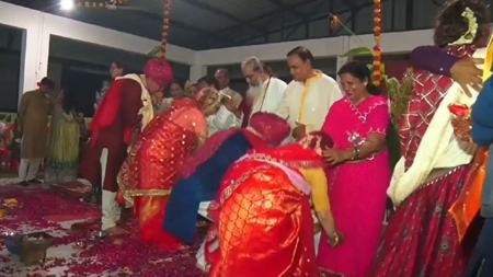 उज्जैन में इटली-स्पेन और इंग्लैंड के 3 विदेशी जोड़ों ने की शादी, हिंदू रीति-रिवाज से लिए 7 फेरे