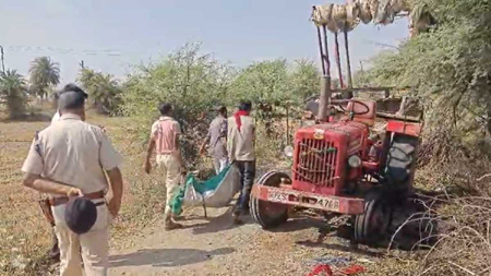 हाईटेंशन बिजली तार की चपेट में आया ट्रैक्टर, 2 लोग जिंदा जले, दो घायल